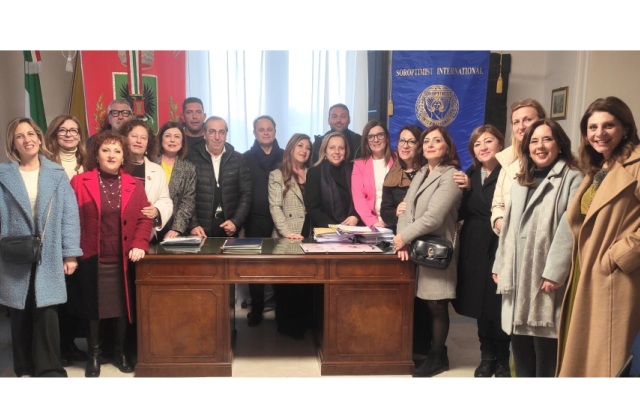 Niscemi. La Festa della donna celebrata dal Soroptimist Club International con la piantumazione di un albero di mimosa